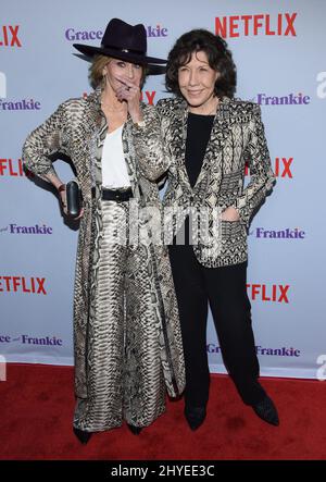 Lily Tomlin und Jane Fonda bei der Netflix-Premiere der Saison 4 „Grace and Frankie“ am 18. Januar 2018 in Culver City, CA, ArcLight Culver City. Stockfoto