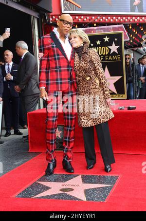 Jane Fonda begleitet RuPaul bei ihrer Hollywood Walk of Fame-Starzeremonie am 16. März 2018 in Hollywood, CA. Stockfoto