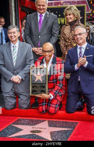 Jane Fonda begleitet RuPaul bei ihrer Hollywood Walk of Fame-Starzeremonie am 16. März 2018 in Hollywood, CA. Stockfoto