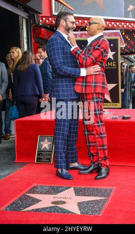 Georges LeBar begleitet ihre Partnerin RuPaul bei ihrer Hollywood Walk of Fame Star Ceremony am 16. März 2018 in Hollywood, CA. Stockfoto