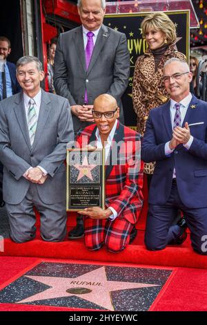 Jane Fonda begleitet RuPaul bei ihrer Hollywood Walk of Fame-Starzeremonie am 16. März 2018 in Hollywood, CA. Stockfoto