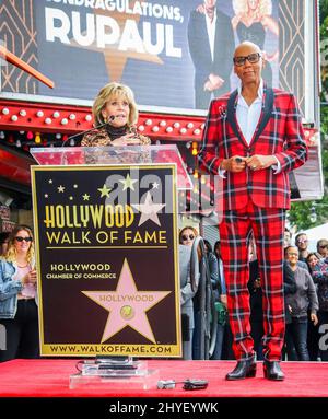 Jane Fonda begleitet RuPaul bei ihrer Hollywood Walk of Fame-Starzeremonie am 16. März 2018 in Hollywood, CA. Stockfoto