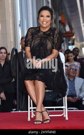 Eva Longoria empfängt ihren Star auf dem Hollywood Walk of Fame während ihrer Zeremonie am Hollywood Blvd. Am 16. April 2018 in Hollywood, CA. Stockfoto