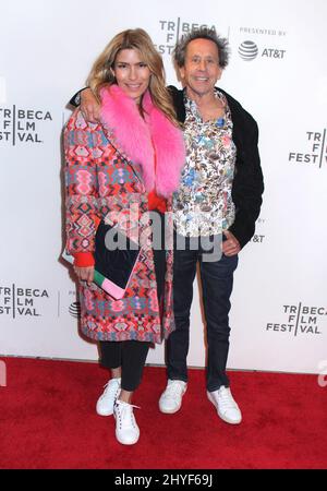 Brian Grazer und seine Frau Veronica Smiley kommen bei der Premiere des Tribeca Filmfestivals 2018 „Genius: Picasso“ im BMCC Tribeca an Stockfoto