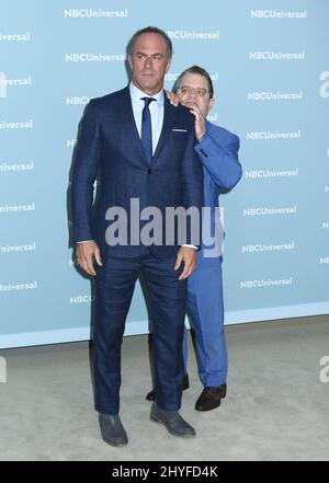 Christopher Meloni und Patton Oswalt nahmen an der NBCUniversal 2018 Upfronts Teil, die am 14. Mai 2018 in der Radio City Music Hall in New York City stattfand. Stockfoto