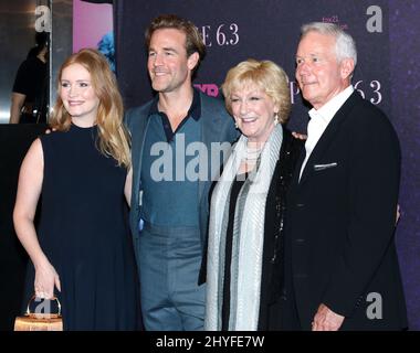 James Van der Beek, Ehefrau Kimberly Brook, Mutter Melinda und Vater James William Van der Beek bei der Pose-Premiere von FX am 17. Mai 2018 im Hammerstein Ballroom. Stockfoto