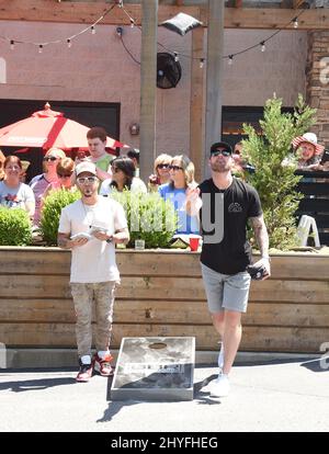 Chris Lucas und Brett Young bei der jährlichen Craig Campbell Celebrity Cornhole Challenge 6. zugunsten des gemeinnützigen Fight Colorectal Cancer (Fight CRC), die am 5. Juni 2018 in der City Winery, Nashville, stattfand. Stockfoto