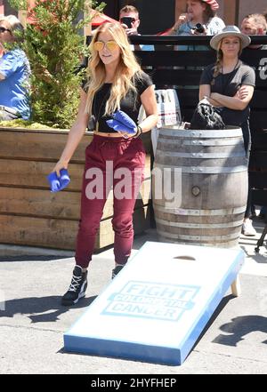 Lindsay Ell bei der jährlichen Craig Campbell Celebrity Cornhole Challenge 6. zugunsten des gemeinnützigen Fight Colorectal Cancer (Fight CRC), die am 5. Juni 2018 in der City Winery, Nashville, stattfand. Stockfoto