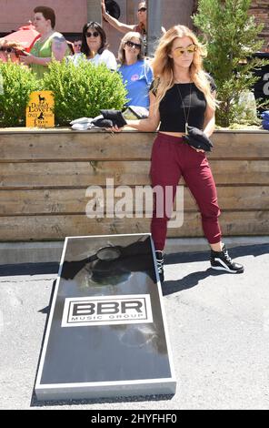 Lindsay Ell bei der jährlichen Craig Campbell Celebrity Cornhole Challenge 6. zugunsten des gemeinnützigen Fight Colorectal Cancer (Fight CRC), die am 5. Juni 2018 in der City Winery, Nashville, stattfand. Stockfoto