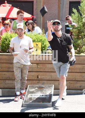 Chris Lucas und Brett Young bei der jährlichen Craig Campbell Celebrity Cornhole Challenge 6. zugunsten des gemeinnützigen Fight Colorectal Cancer (Fight CRC), die am 5. Juni 2018 in der City Winery, Nashville, stattfand. Stockfoto