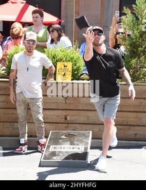 Chris Lucas und Brett Young bei der jährlichen Craig Campbell Celebrity Cornhole Challenge 6. zugunsten des gemeinnützigen Fight Colorectal Cancer (Fight CRC), die am 5. Juni 2018 in der City Winery, Nashville, stattfand. Stockfoto