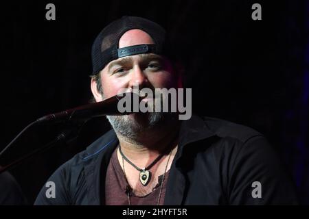 Lee Brice tritt am 16. Juli 2018 im Hutton Hotel in Nashville, Tennessee, während der Analog Series zugunsten von Folds of Honor auf. Stockfoto