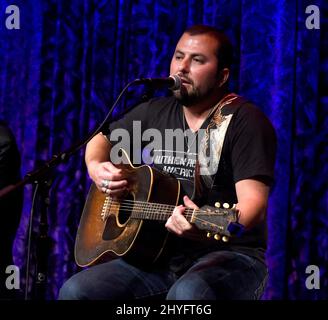 Tyler Farr tritt am 16. Juli 2018 während der Analog Series zugunsten von Folds of Honor im Analog im Hutton Hotel in Nashville, Tennessee, auf. Stockfoto