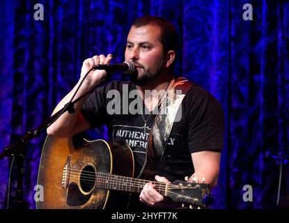 Tyler Farr tritt am 16. Juli 2018 während der Analog Series zugunsten von Folds of Honor im Analog im Hutton Hotel in Nashville, Tennessee, auf. Stockfoto