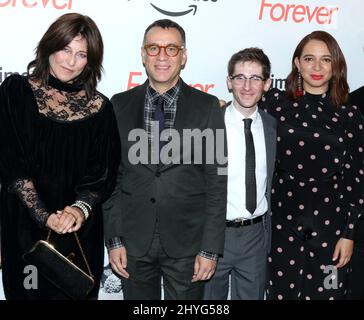 Catherine Keener, Fred Armisen, Noah Robbins & Maya Rudolph bei der Amazons 'Forever' Premiere im Whitby Theater am 10. September 2018. Stockfoto