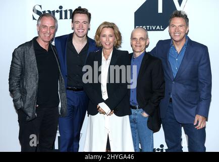 Keith Carradine, Erich Bergen, Tea Leoni, Zeljko Ivanek & Tim Da beim Tribeca TV Festival 20. Jubiläumsfeier der „Frau Sekretärin“ Stockfoto