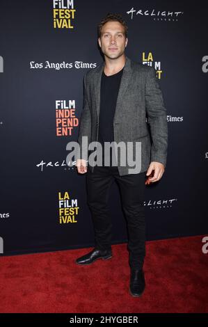 Jai Courtney bei der Premiere von The Oath, in Los Angeles, Kalifornien Stockfoto
