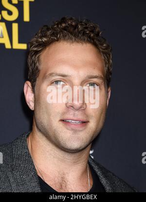 Jai Courtney bei der Premiere von The Oath, in Los Angeles, Kalifornien Stockfoto