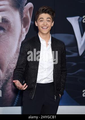 Asher Angel kommt zur Premiere von „Venom“, die am 1. Oktober 2018 im Regency Village Theater in Westwood, Los Angeles, stattfand Stockfoto