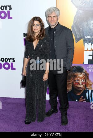 Max Joseph und seine Frau Priscila Joseph nahmen an der Weltpremiere „Nobody's Fool“ Teil, die auf dem AMC Lincoln Square in Los Angeles, USA, stattfand Stockfoto