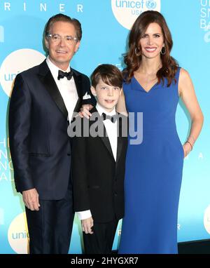 Kyle MacLachlan, Desiree Gruber und der Sohn Callum Lyon MacLachlan treffen beim jährlichen UNICEF Snowflake Ball 14. in der Cipriani Wall Street ein Stockfoto