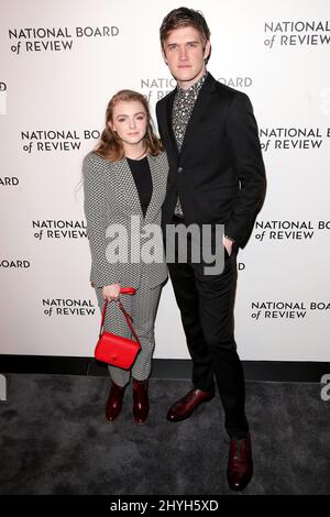 Elsie Fisher und Bo Burnham nahmen an der National Board of Review Gala 2019 in der Cipriani 42. Street, New York, Teil Stockfoto