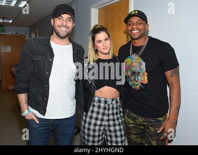 Tyler Rich (links), Cassadee Pope (Mitte) und Jimmie Allen Backstage beim ACM Lifting Lives präsentieren Borderline Strong Benefit Concert im Fred Kavli Theater Stockfoto