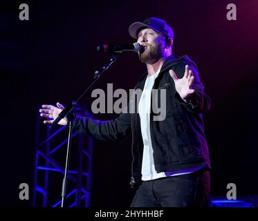 Cole Swindell tritt beim Eröffnungsessen zum 50.. Jahrestag des CRS auf, das von Warner Music Nashville im Omni Nashville Hotel veranstaltet wird Stockfoto