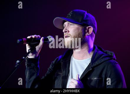 Cole Swindell tritt beim Eröffnungsessen zum 50.. Jahrestag des CRS auf, das von Warner Music Nashville im Omni Nashville Hotel veranstaltet wird Stockfoto