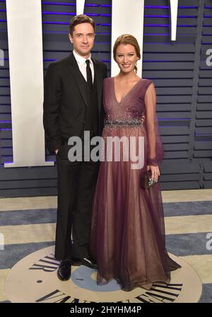 Topher Grace und Ashley Hinshaw nahmen an der Vanity Fair Oscar Party 2019 Teil, die im Wallis Annenberg Center for the Performing Arts in Beverly Hills, Kalifornien, stattfand Stockfoto