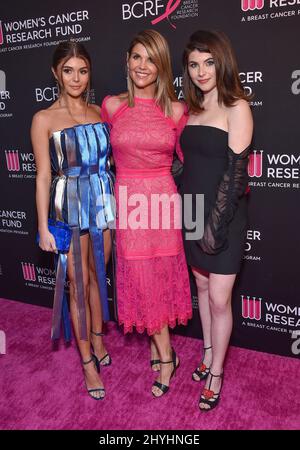 Olivia Jade Giannulli, Lori Loughlin und Isabella Rose Giannulli an einem unvergesslichen Abend zugunsten des Women's Cancer Research Fund, der am 28. Februar 2019 im Beverly Wilshire Hotel in Beverly Hills, CA, stattfand. Stockfoto