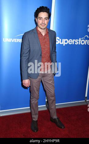 Ben Feldman kommt bei der Veranstaltung für den „Superstore“ im NBC Universal Lot an Stockfoto