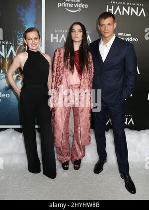 Mireille Enos, Esme Creed-Miles & Joel Kinnaman bei der „Hanna“ New York Premiere im Whitby Hotel Stockfoto