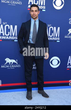 Wilmer Valderrama bei den Academy of Country Music Awards 54., die am 7. April 2019 in Las Vegas, NV, in der MGM Grand Garden Arena im MGM Grand Hotel & Casino verliehen wurden. Stockfoto