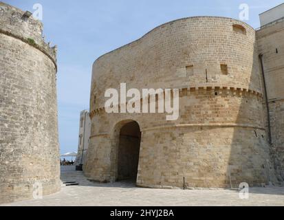 Landschaft um die Festung Castello Aragonese in Otranto, einer Stadt in Apulien, Süditalien Stockfoto