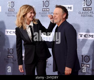 MEG Ryan und Billy Crystal nahmen an der 30.-jährigen Vorführung von „When Harry Met Sally“ bei der Eröffnungsgala des TCM Classic Film Festivals 2019 im TCL Chinese Theatre IMAX Teil Stockfoto