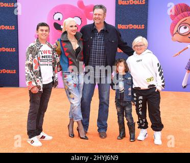 Kingston Rossdale, Gwen Stefani, Blake Shelton, Apollo Rossdale bei der Weltpremiere von „Ugly Dolls“ im Regal Cinemas L.A. Stockfoto