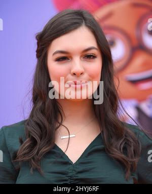 Isabella Gomez bei der Weltpremiere von „Ugly Dolls“ im Regal Cinemas L.A. Stockfoto