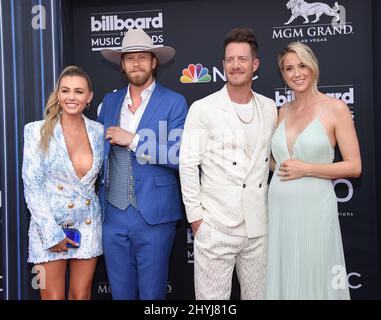 Brian Kelley und Brittney Marie Cole, Tyler Hubbard und Hayley Stommel nehmen an den Billboard Music Awards 2019 in der MGM Grand Garden Arena in Las Vegas, Nevada, Teil Stockfoto