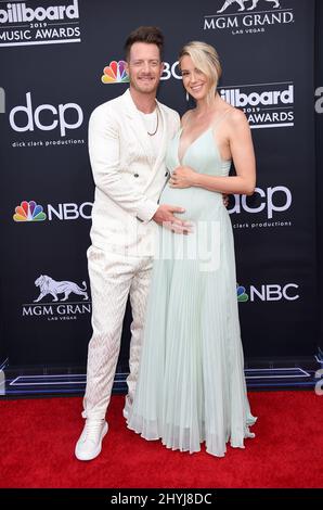 Tyler Hubbard und Hayley Stommel nehmen an den Billboard Music Awards 2019 in der MGM Grand Garden Arena in Las Vegas, Nevada, Teil Stockfoto