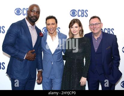 Mike Coulter, Aasif Mandv, Katja Herbers und Michael Emerson nahmen an der CBS 2019 im Vorfeld in der Todd English Food Hall Teil Stockfoto