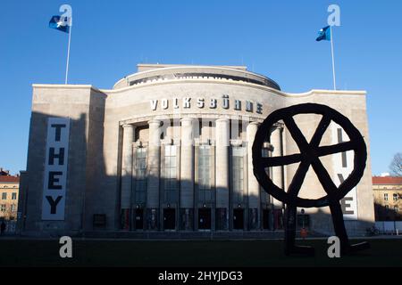 Volksbühne am Rosa Luxemburg Platz mit Volksbühne Symbol Rosa-Luxemburg Platz, Mitte Berlin Deutschland Stockfoto