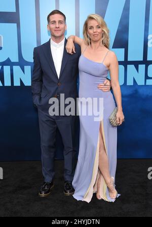 Zach Shields und Kelli Garner kommen zum „Godzilla: König der Monster“ Stockfoto