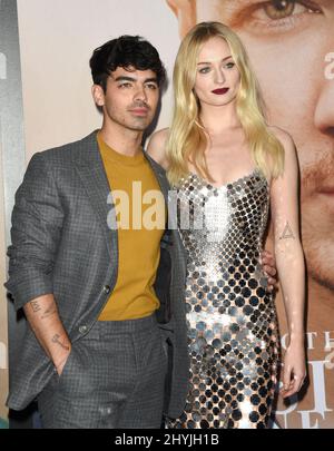 Joe Jonas und Sophie Turner bei der Amazon Prime-Uraufführung der Jonas Brothers „Chasing Happiness“ im Regency Bruin Theater Stockfoto