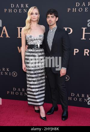 Sophie Turner und Joe Jonas bei der Premiere von Dark Phoenix in Los Angeles Stockfoto