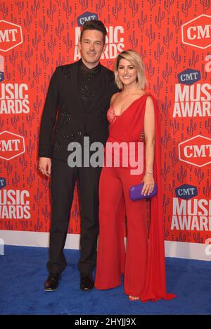 Sam Palladio und Cassadee Pope bei den CMT Music Awards 2019, die am 5. Juni 2019 in der Bridgestone Arena in Nashville, TN, abgehalten wurden. Stockfoto