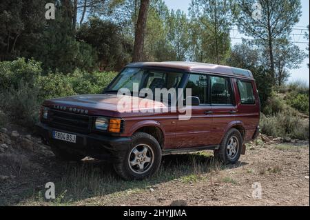 Bild des Land Rover Discovery der ersten Generation mit Schlamm verschmutzt Stockfoto