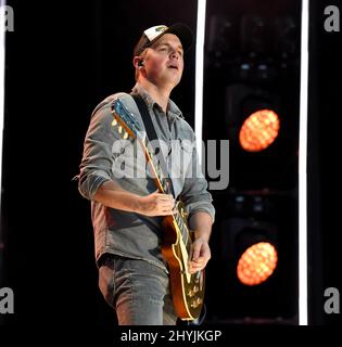 Travis Denning während des CMA Music Festival 2019 Stockfoto