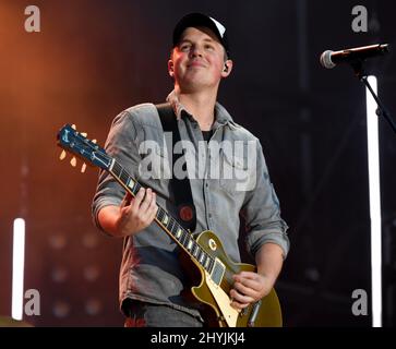 Travis Denning während des CMA Music Festival 2019 Stockfoto