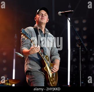 Travis Denning während des CMA Music Festival 2019 Stockfoto